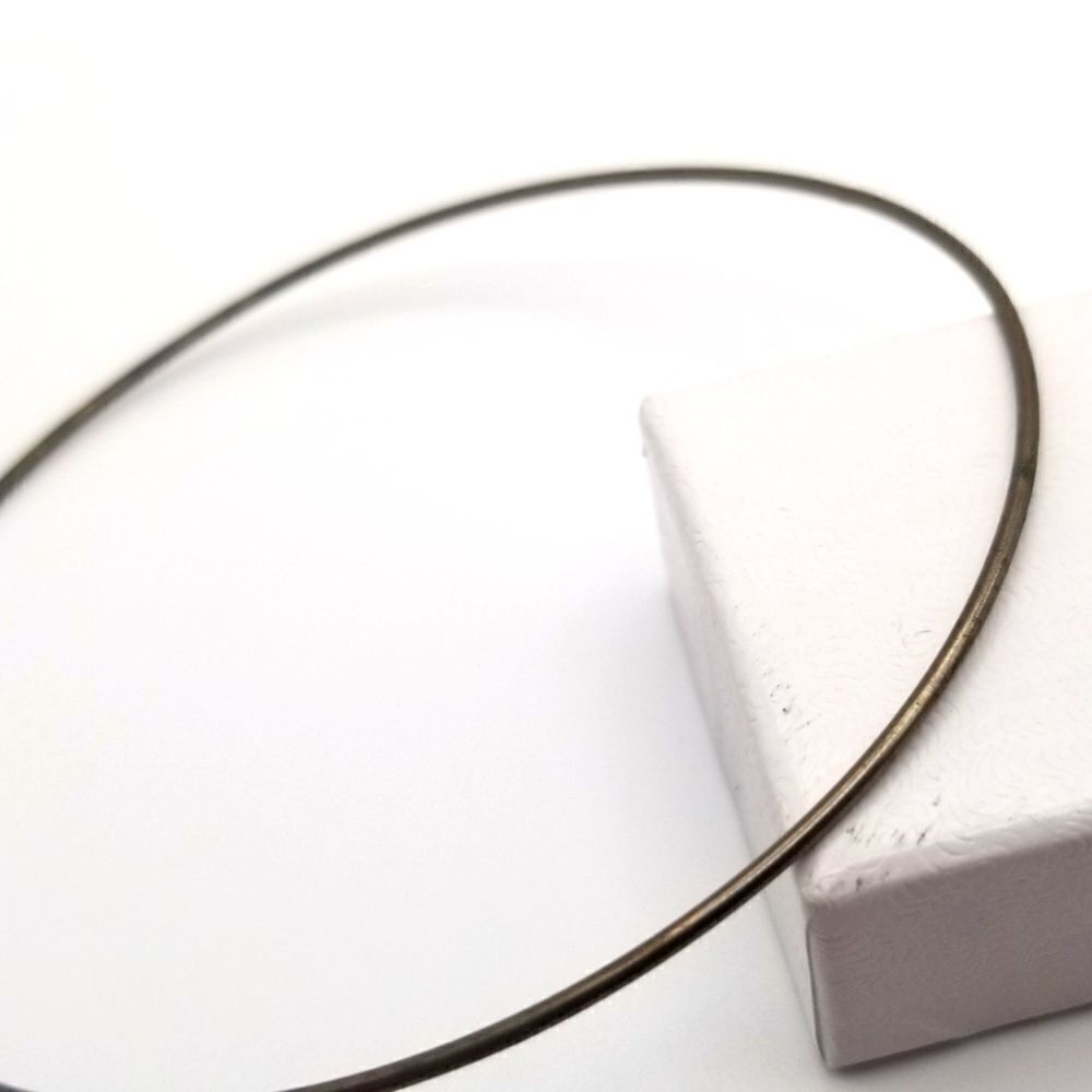 Dark silver tone bracelet bangle slider. B613